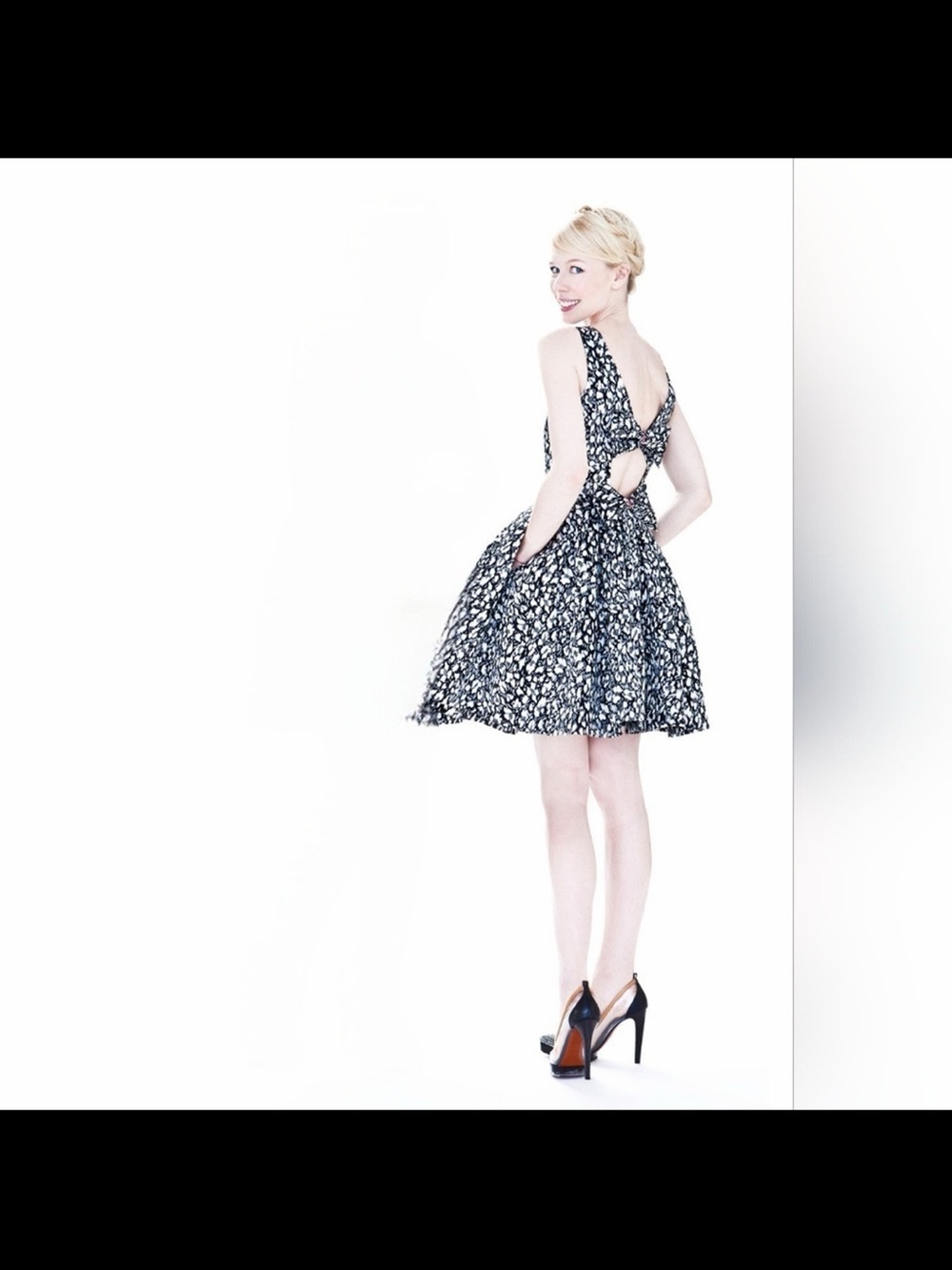 Erin Fetherston Size 2 Silver Black Jacquard Peekaboo Bow Back Cocktail Dress